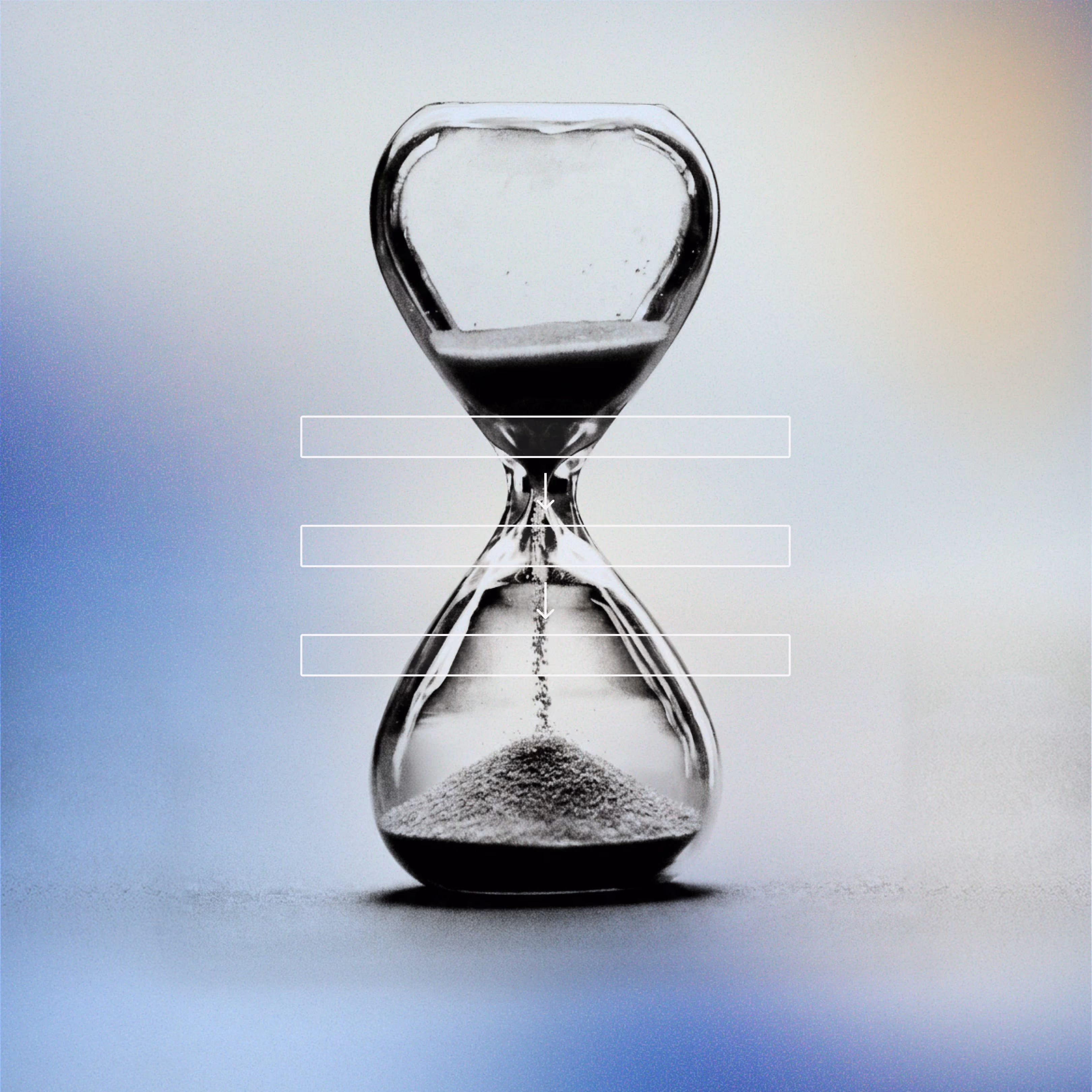 Sand läuft durch eine Sanduhr mit einem unscharfen blauen und orangen Hintergrund.